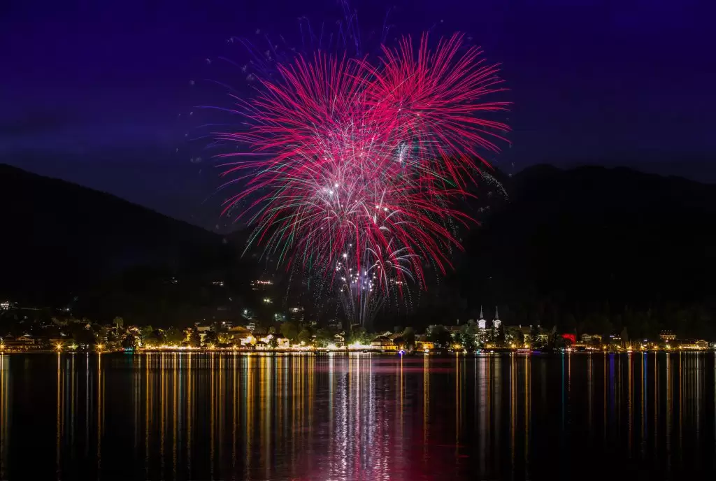Feuerwerk Tegernsee, © Der Tegernsee, Christoph Schempershofe (4)